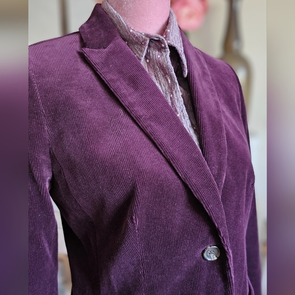 Talbots women's corduroy blazer in Plum. Size 4 - Picture 2 of 10